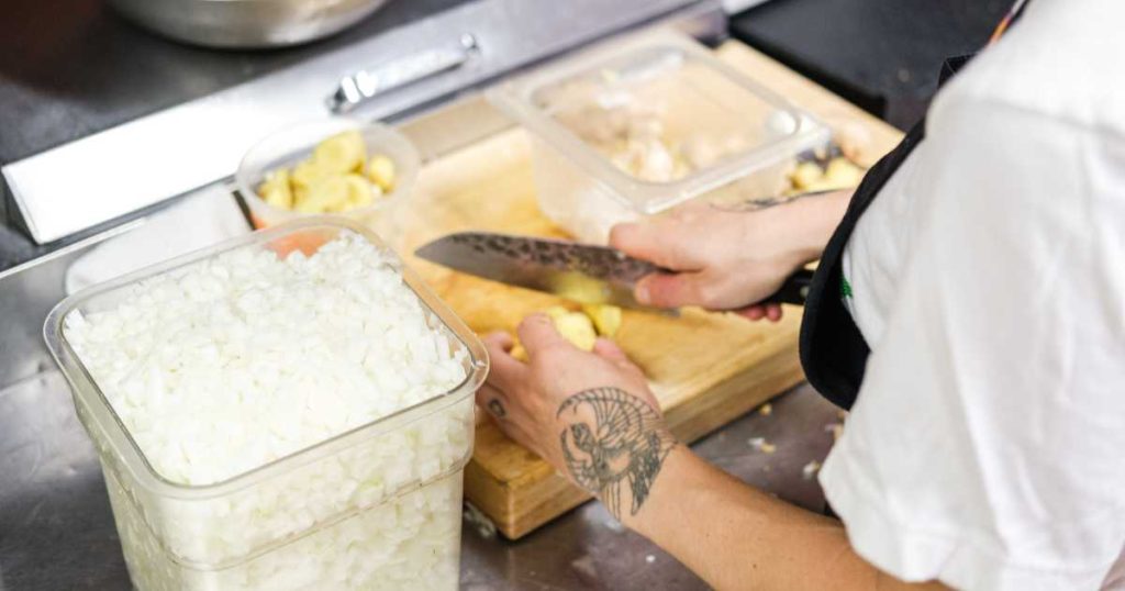 6 Ways to Chop Your Food Costs